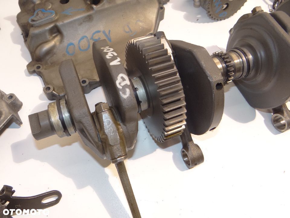 CB 1300 Wał + panewki + korbowody+ podpory wału, kosz sprzęgła, miska olejowa, wałek rozrządu, zawory, szklanki - 10