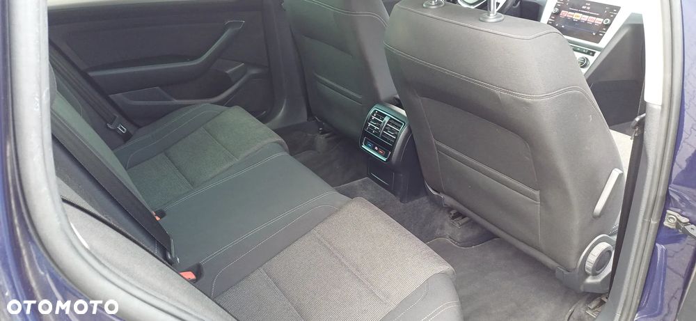 Volkswagen Passat 2.0 TDI SCR Comfortline - 11