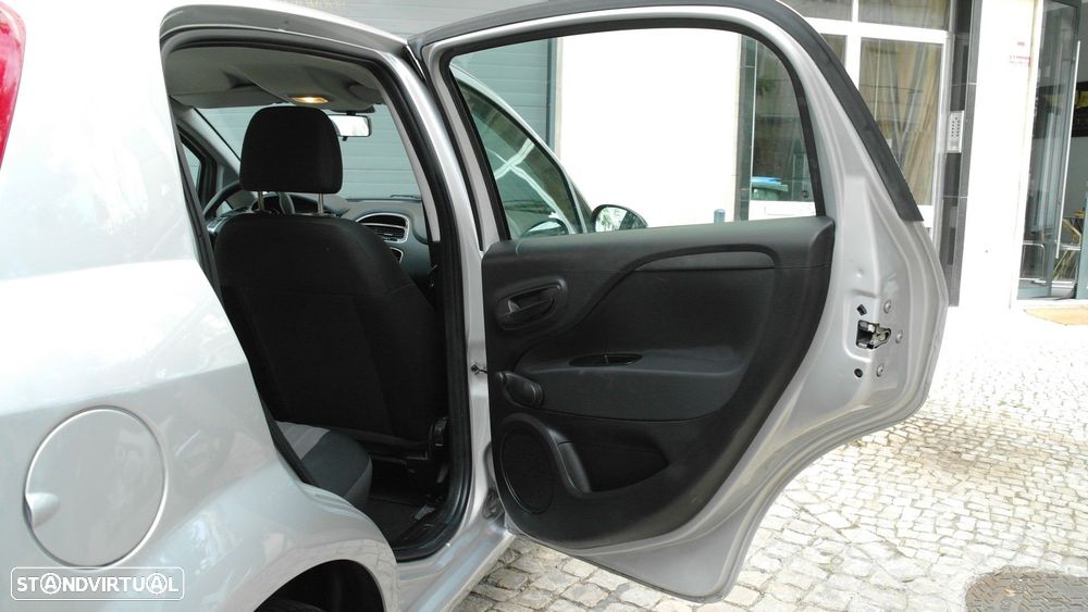 Fiat Punto 1.3 M-Jet Lounge S&S - 16