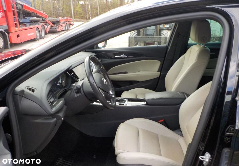 Opel Insignia - 25