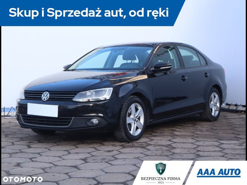 Volkswagen Jetta - 3