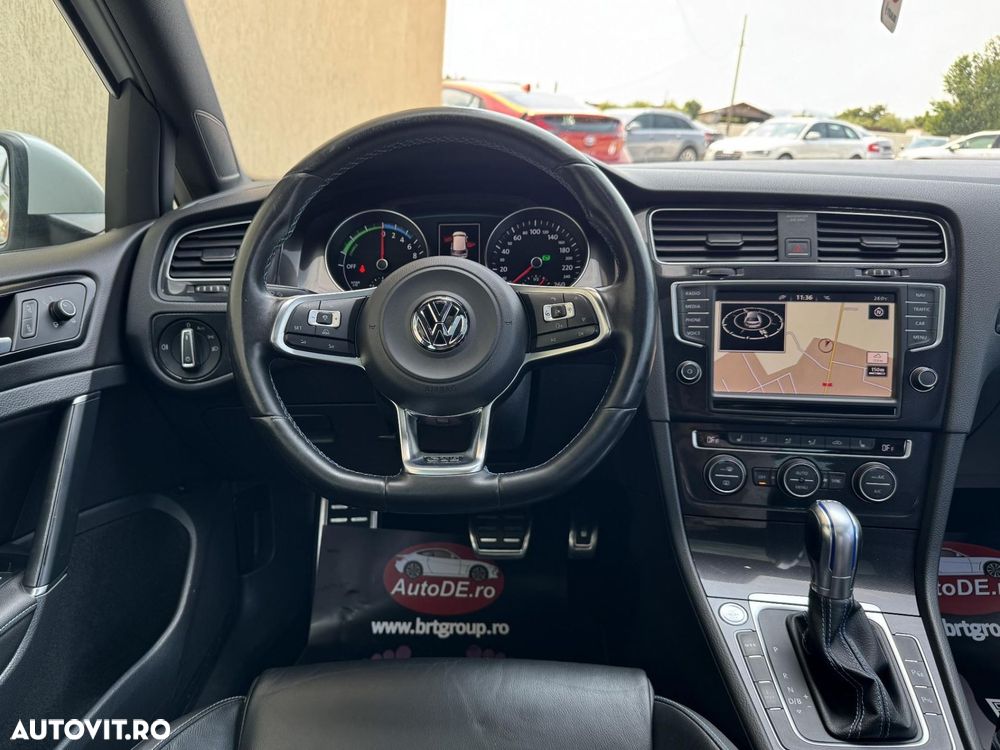 Volkswagen Golf - 12