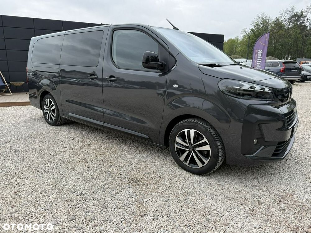 Peugeot Traveller - 8