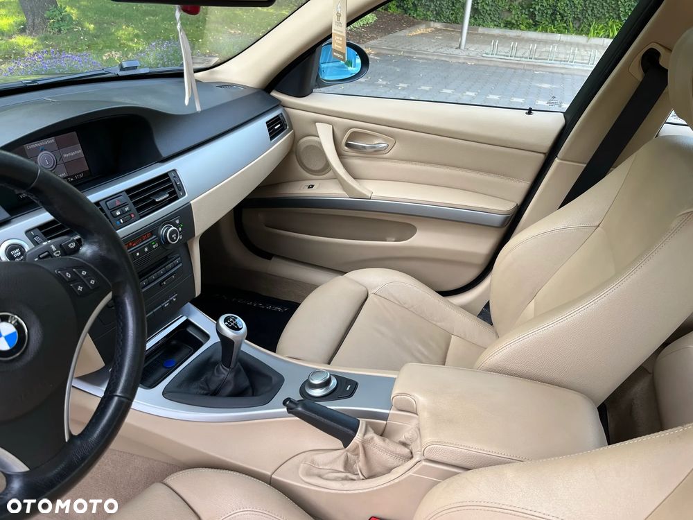 BMW Seria 3 320d - 8