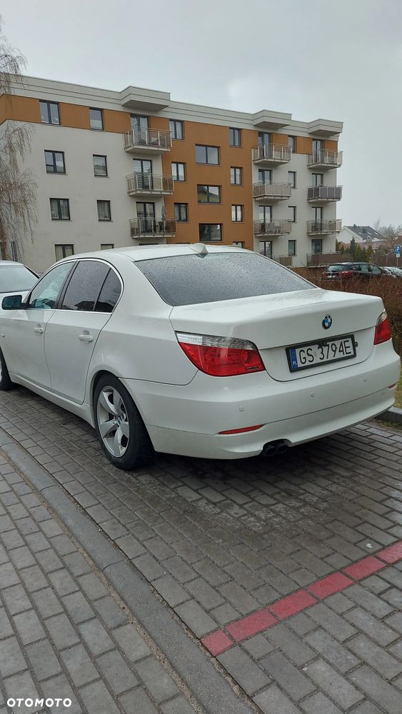BMW Seria 5 528i - 7
