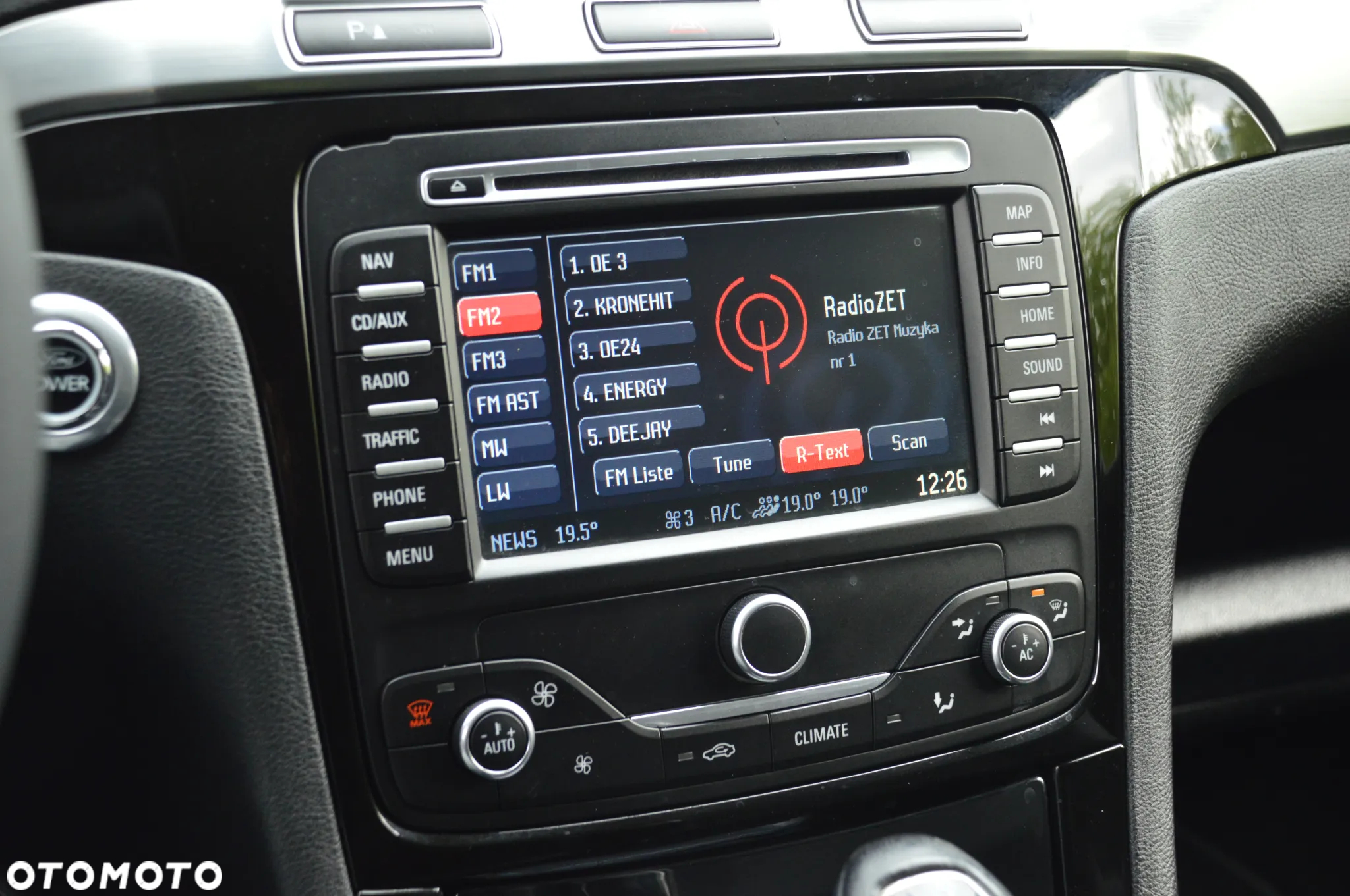 Ford Galaxy 2.0 TDCi DPF Champions Edition - 29