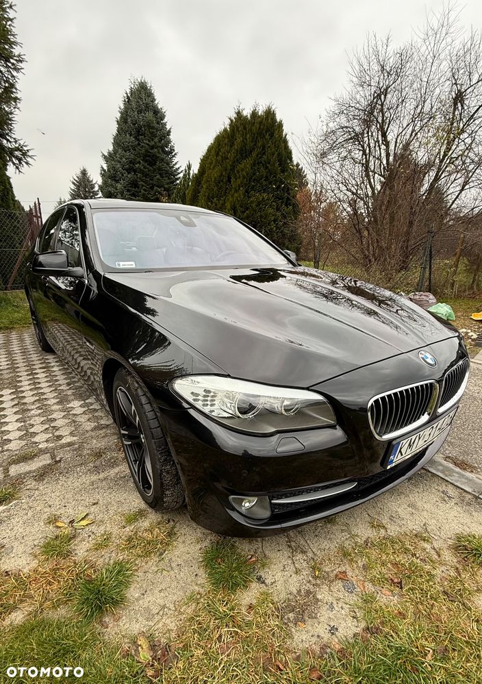 BMW Seria 5 525d xDrive - 12