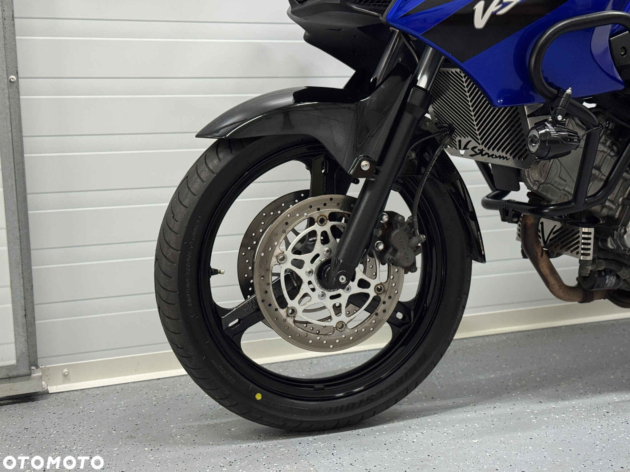 Suzuki V-STROM - 16