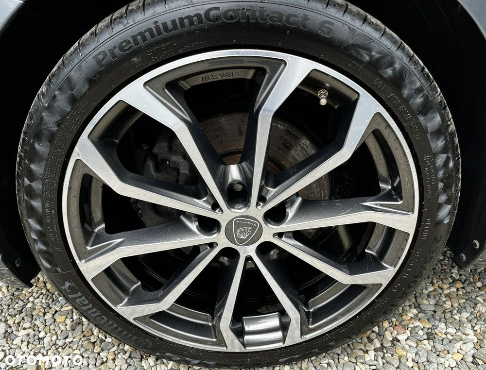 Volkswagen Passat - 38