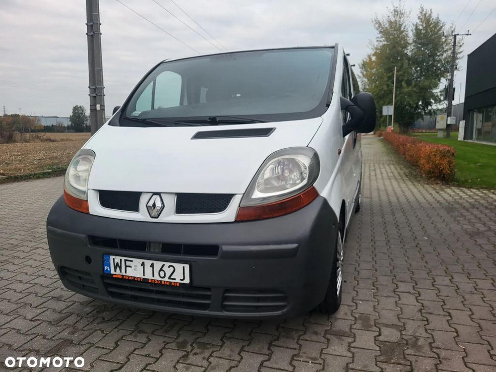 Renault Trafic Passenger - 19