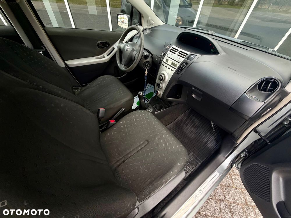 Toyota Yaris 1.3 Luna A/C - 5