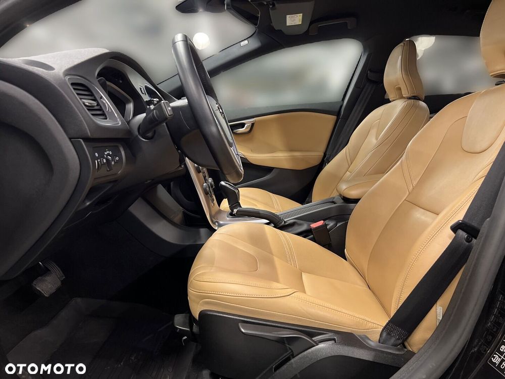 Volvo V40 - 18