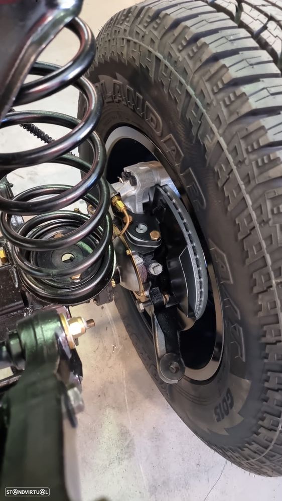 Land Rover Defender - 16