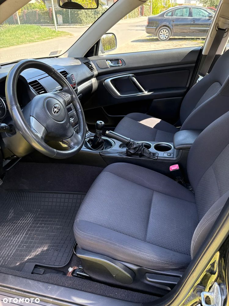 Subaru Legacy 2.0R Trend - 19