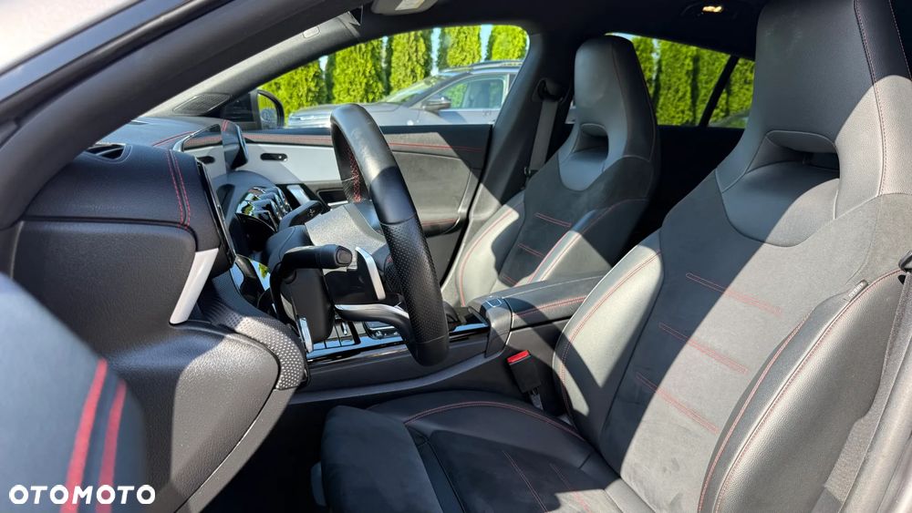 Mercedes-Benz CLA 200 AMG Line 7G-DCT - 22