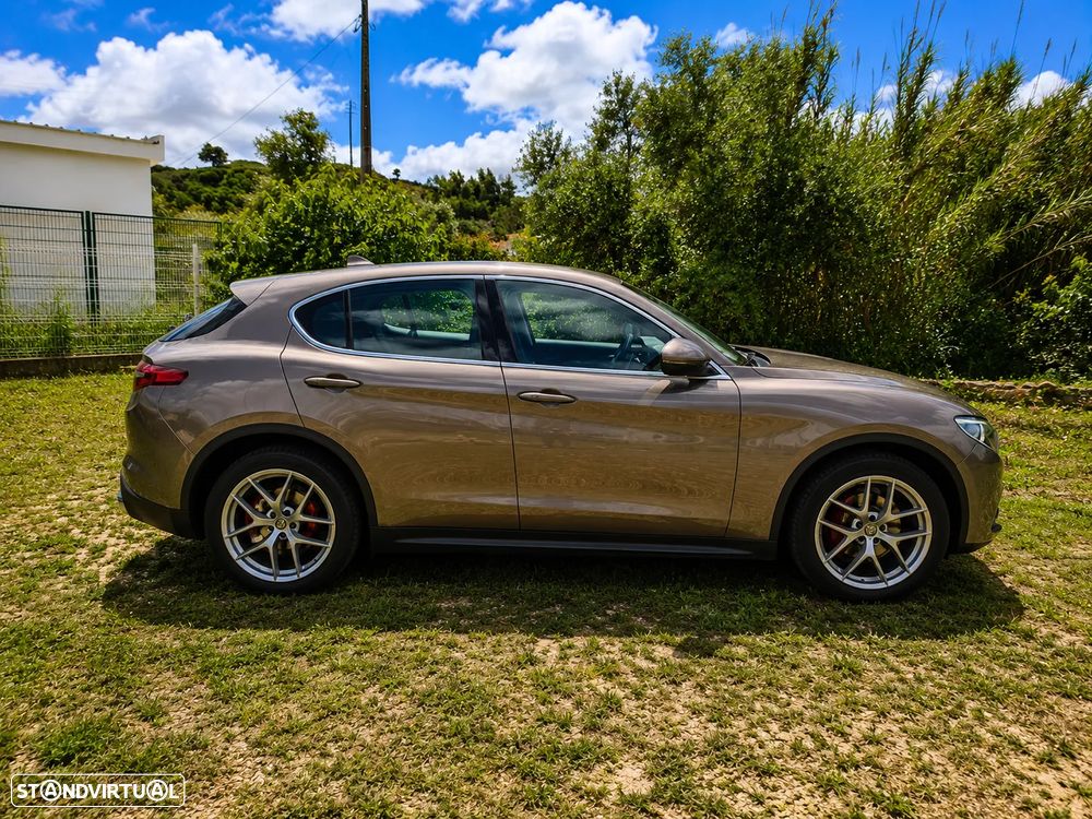 Alfa Romeo Stelvio 2.2 16V AT8-Q4 Executive - 4