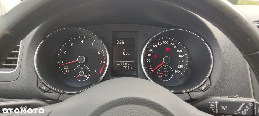 Volkswagen Golf 1.6 Comfortline - 14