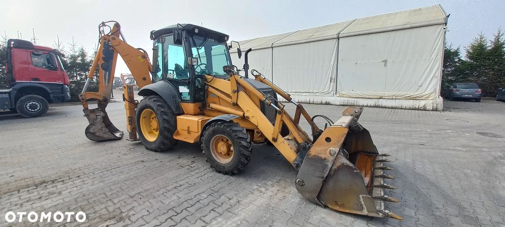 Case 580T - 17