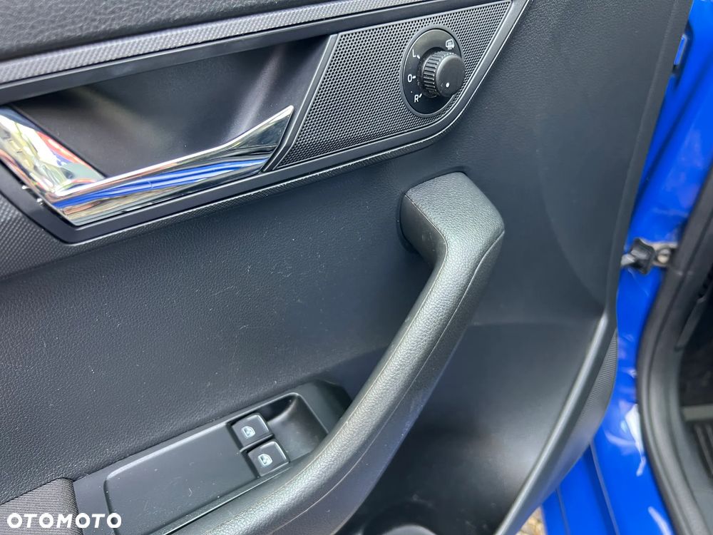 Skoda Fabia 1.0 TSI Style Color DSG - 22