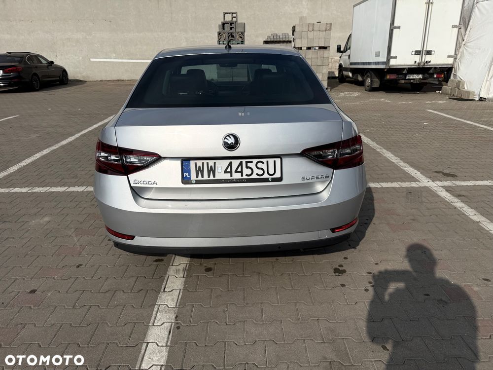 Skoda Superb 2.0 TDI Ambition DSG - 16
