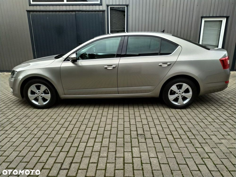 Skoda Octavia 1.4 TSI Edition DSG - 4