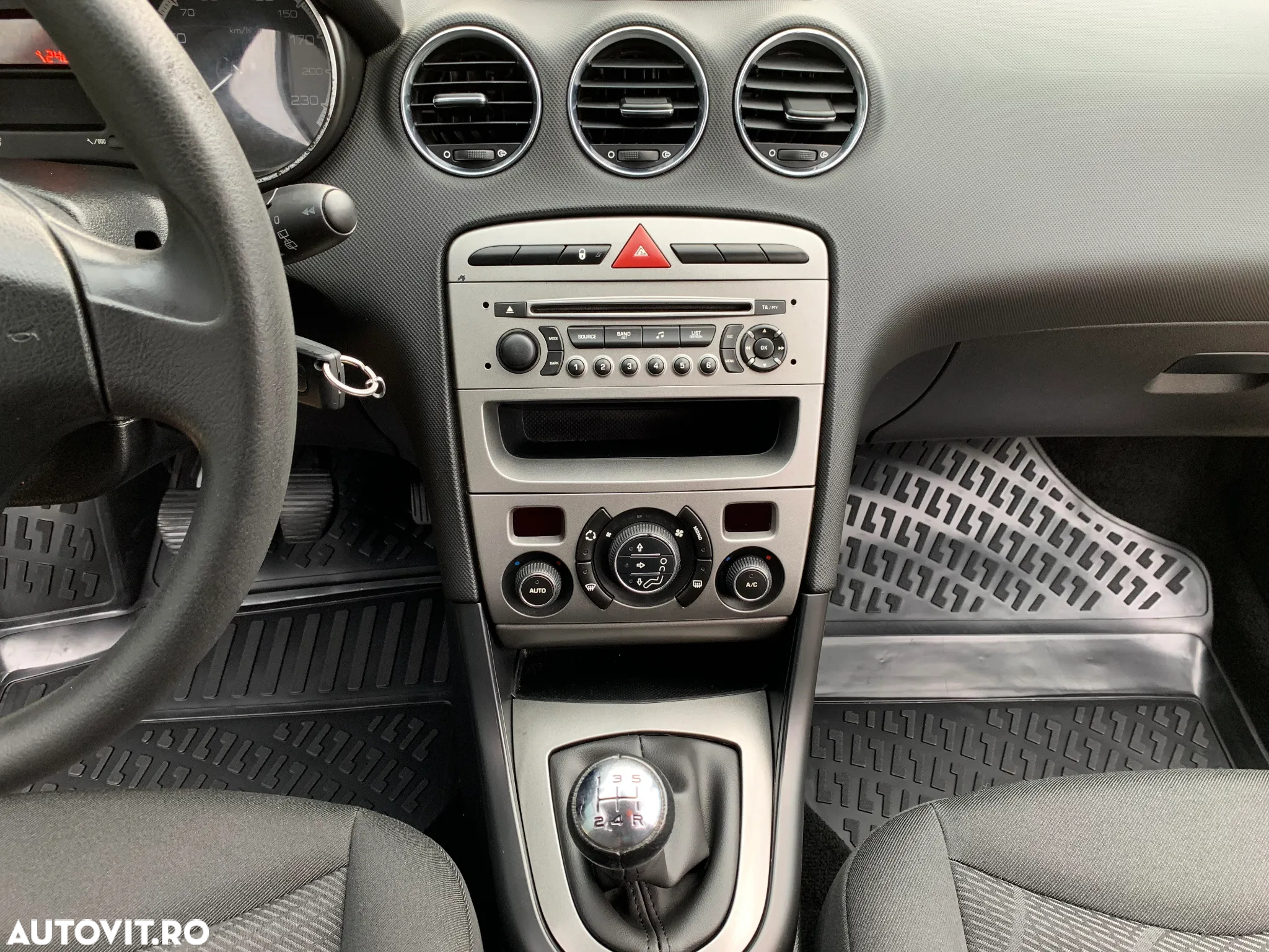 Peugeot 308 1.6HDi Confort Pack - 14