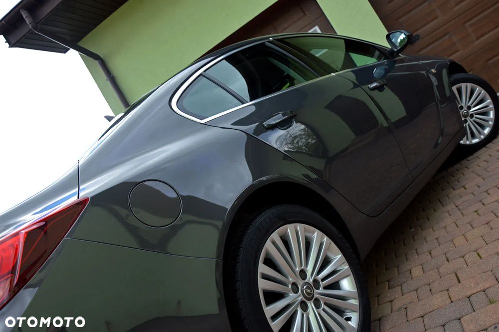 Opel Insignia 2.0 CDTI Cosmo S&S - 32