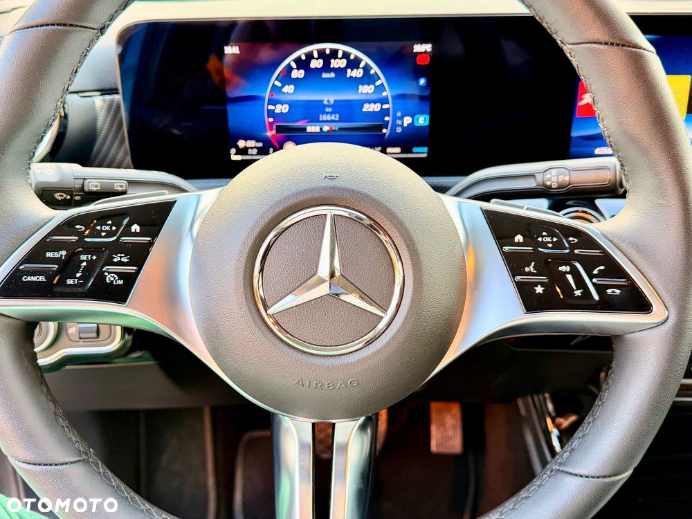 Mercedes-Benz Klasa A 180 7G-DCT Style - 23