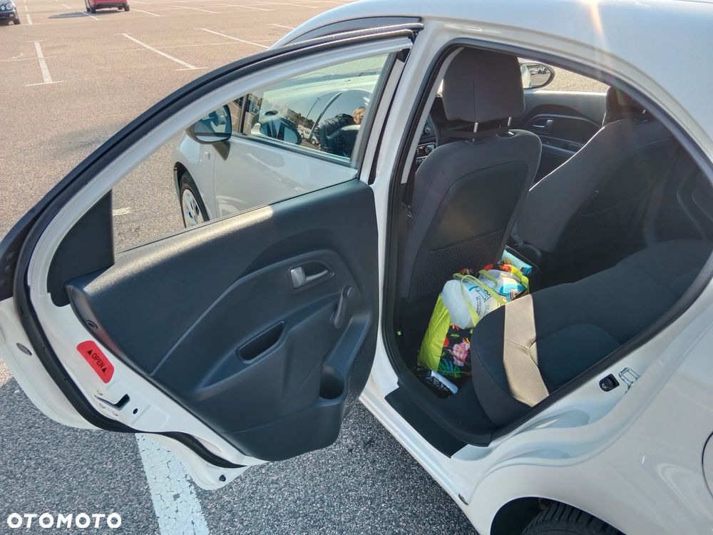 Kia Rio 1.2 Dream Team Edition - 4