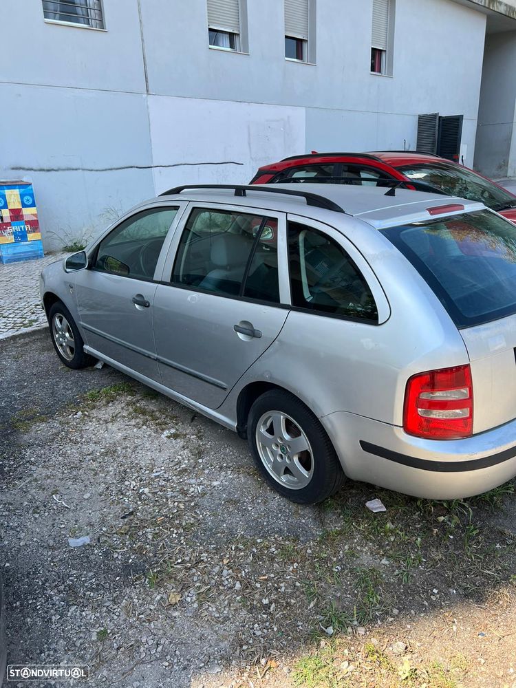 Skoda Outros - 6
