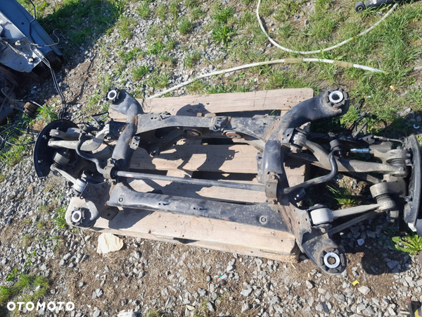 ZAWIESZENIE TYŁ KOMPLETNE LEXUS LS460  2007-2015