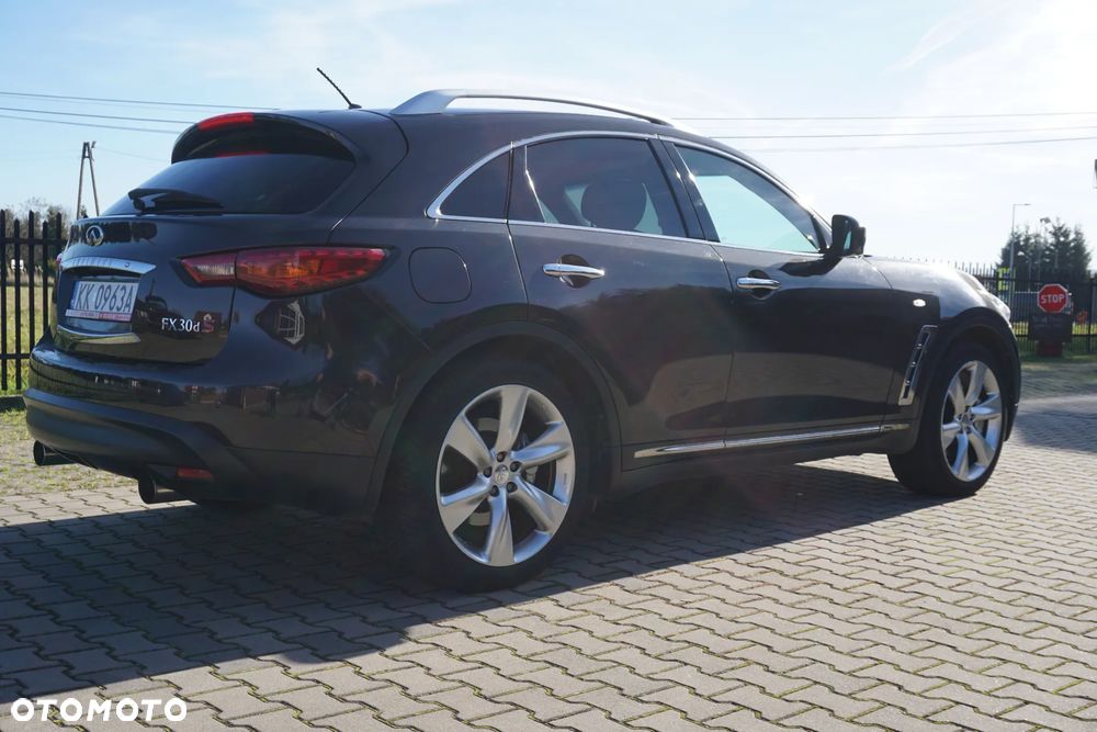 Infiniti FX FX30d S Premium - 5