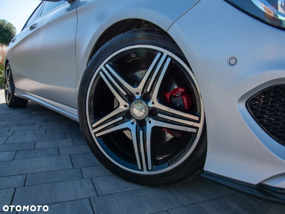 Mercedes-Benz CLA 250 4Matic 7G-DCT AMG Line - 10