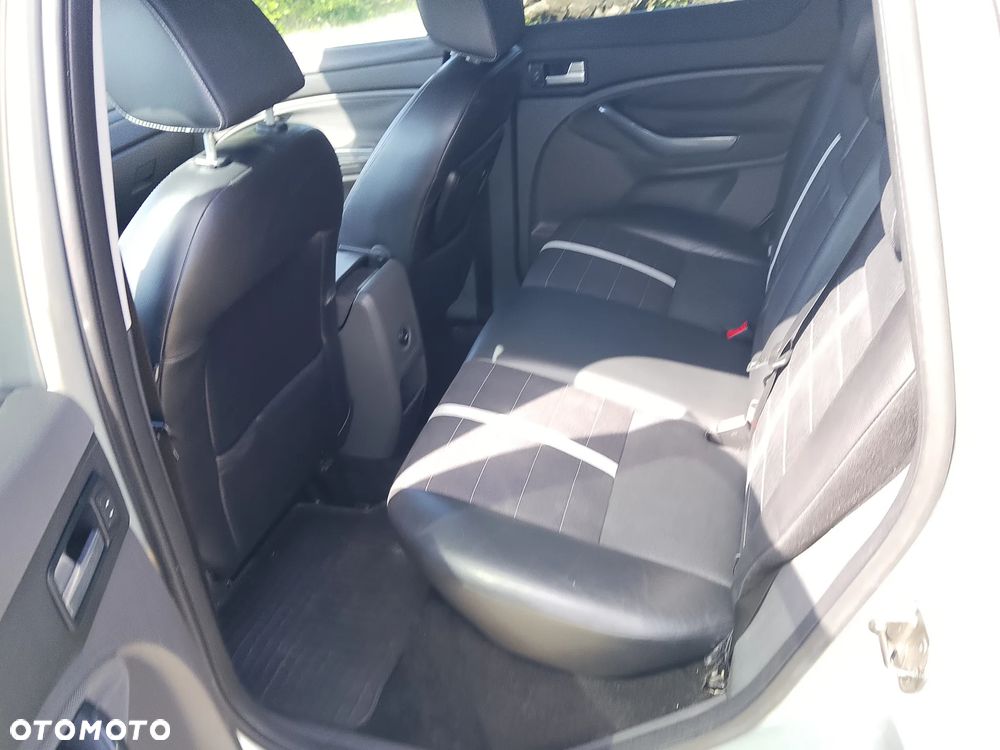 Ford Kuga S 2.0 TDCi 4x4 Editionsmodell - 16