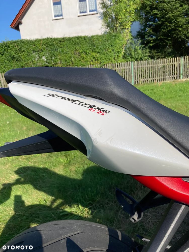Triumph Street Triple - 11