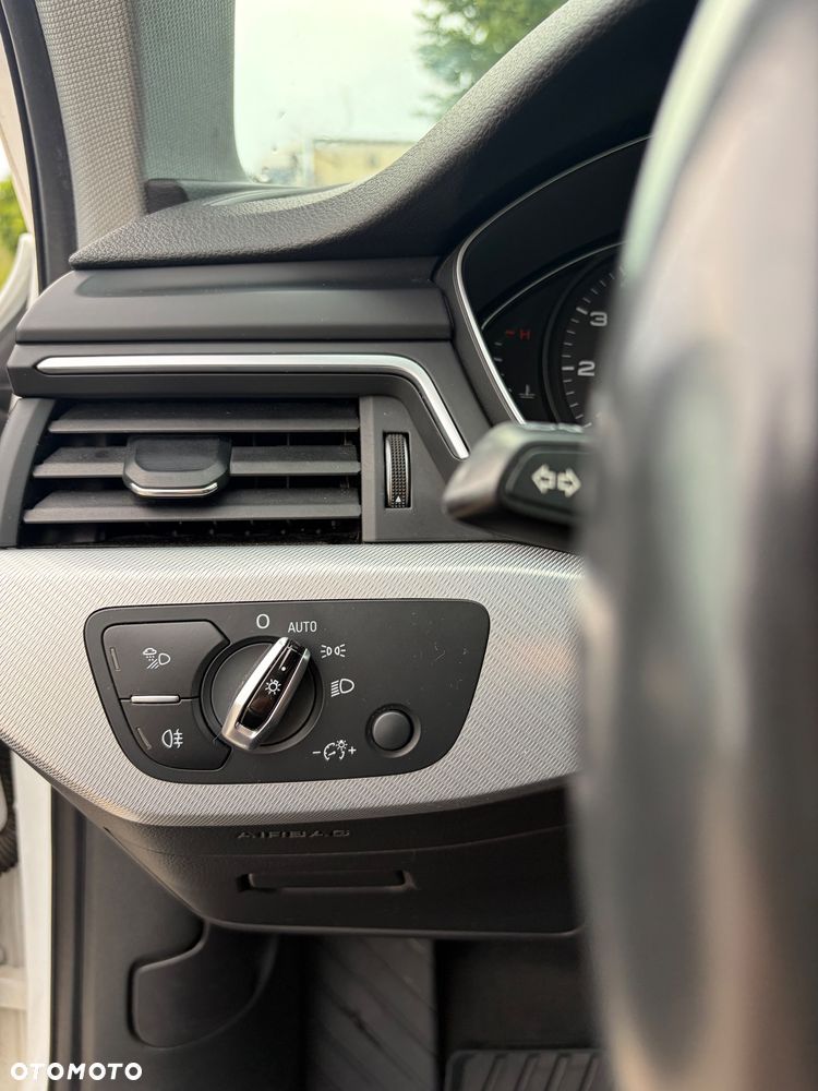 Audi A4 Limousine - 17