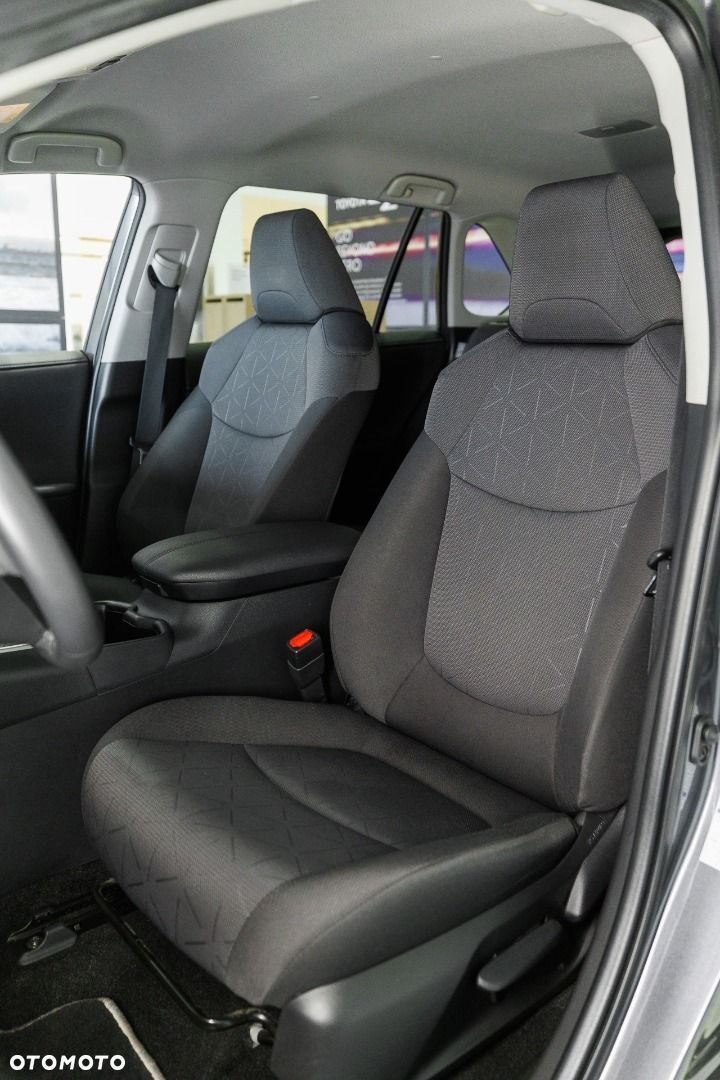 Toyota RAV4 - 8