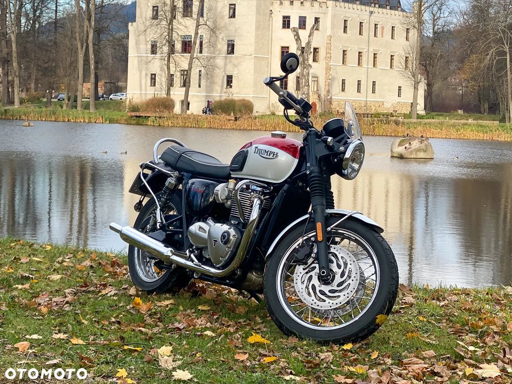 Triumph Bonneville - 16