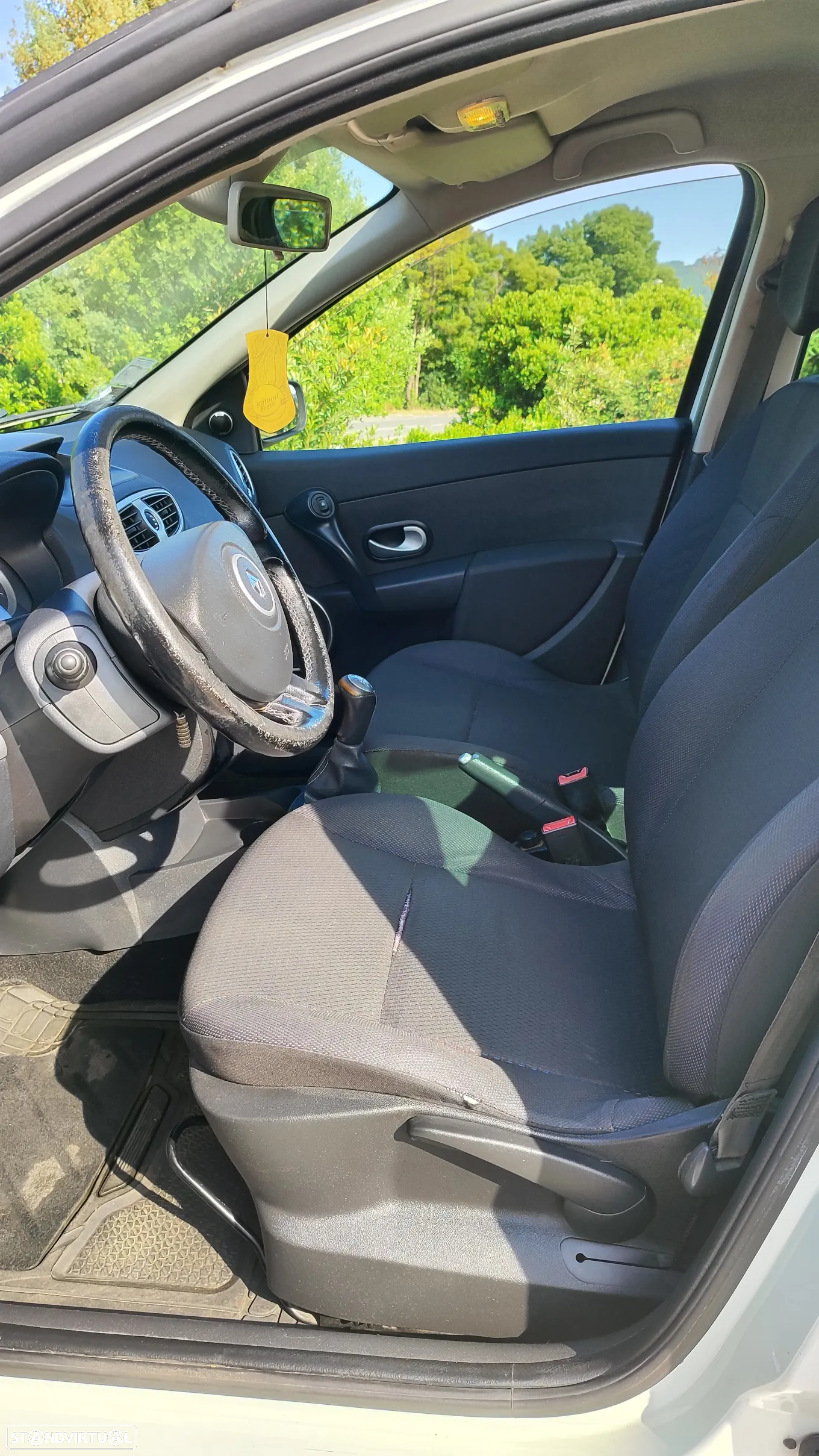 Renault Clio 1.5 dCi Dynamique S - 25