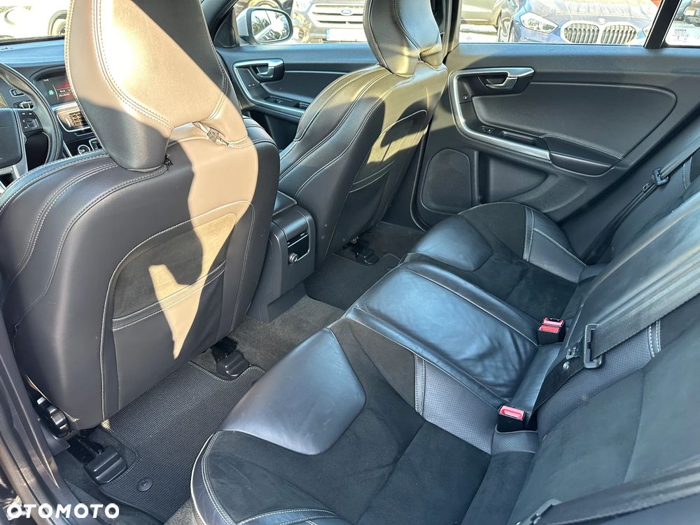 Volvo S60 D2 Drive-E R-Design Kinetic - 19