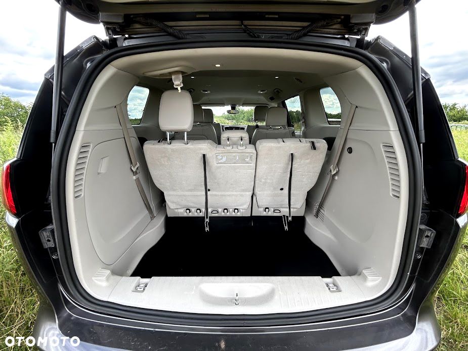 Chrysler Pacifica - 17