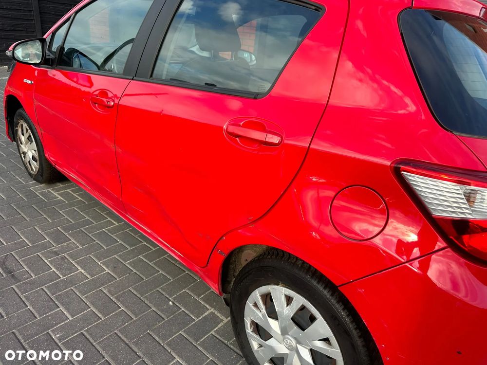 Toyota Yaris Hybrid 100 Active EU6 - 28