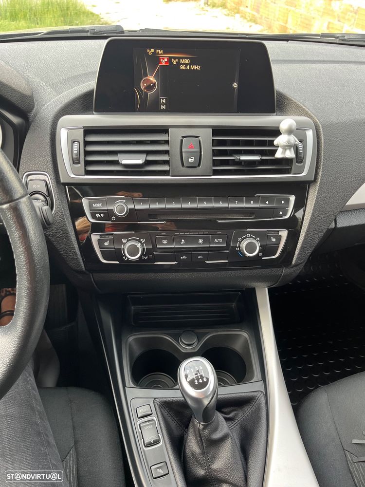 BMW 116 d EfficientDynamics — fotografia 10