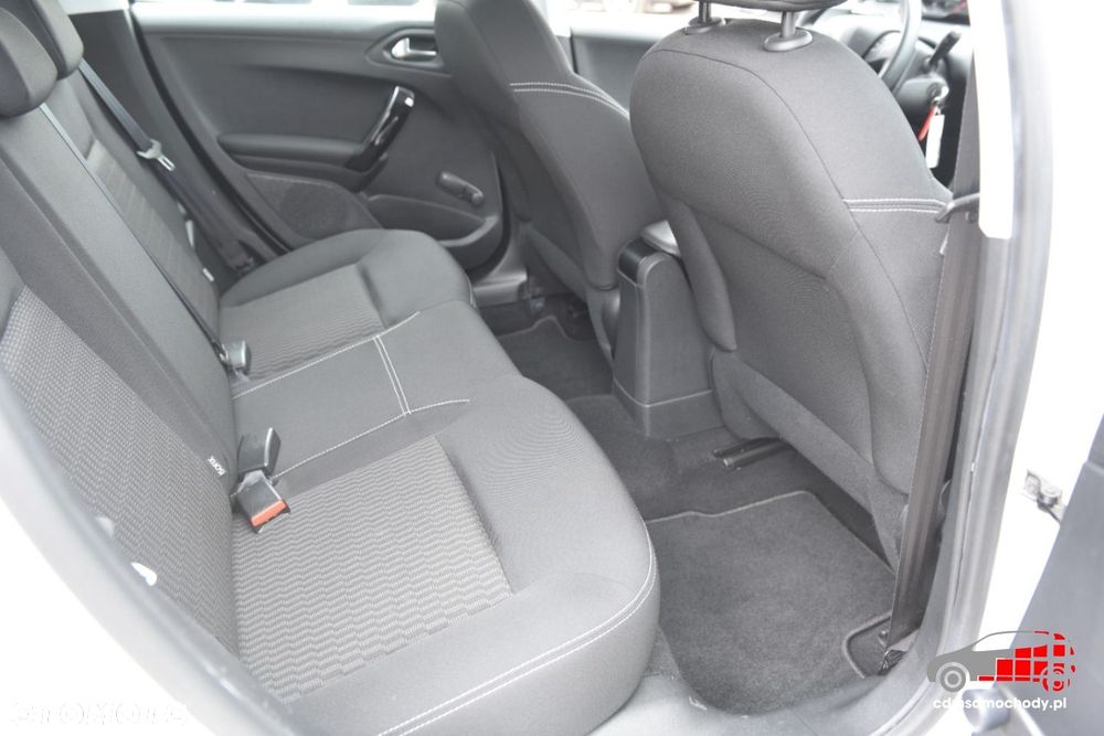 Peugeot 208 - 20