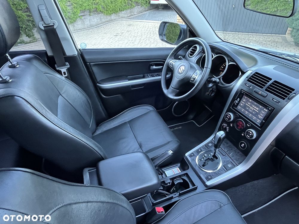 Suzuki Grand Vitara 2.4 De Luxe - 13