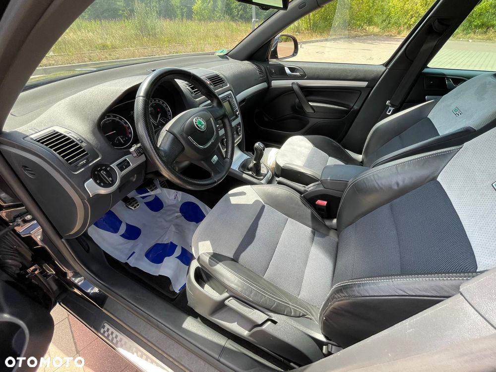 Skoda Octavia 2.0 TDI CR DPF RS - 9