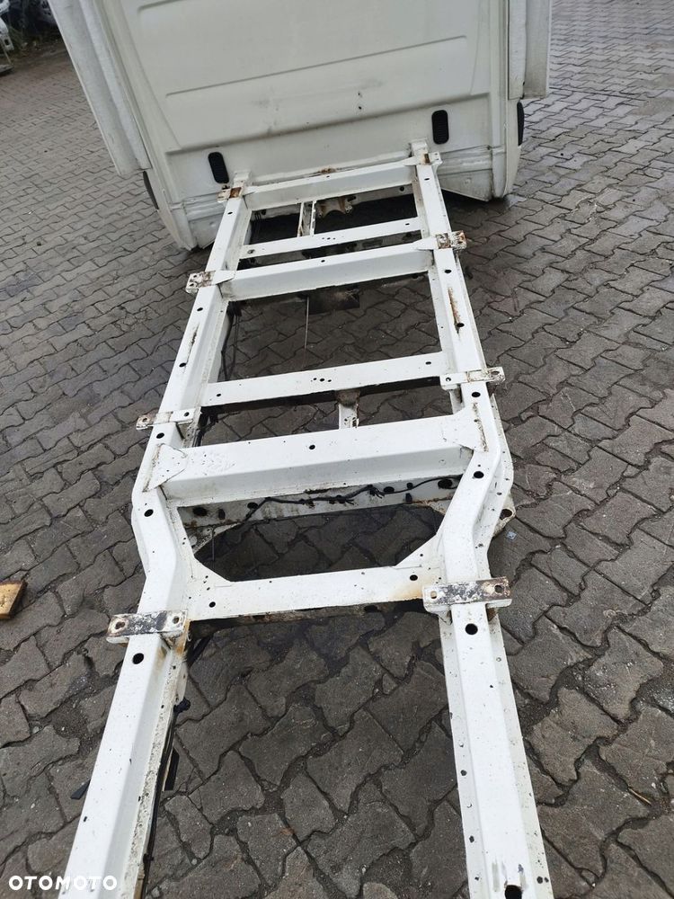 RAMA PLECY SLUPKI KURNIK SYPIALNIA SPRINTER 906 CRAFTER BLIZNIAK 490CM - 3