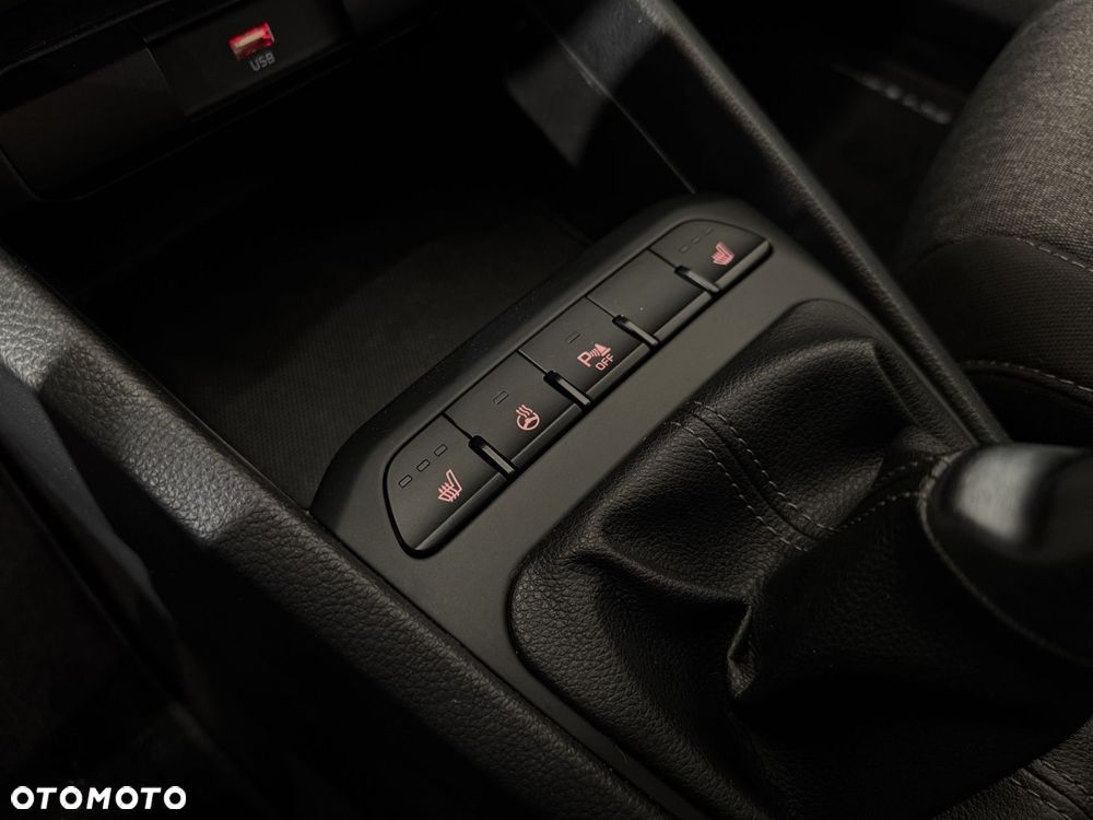 Kia Stonic - 27