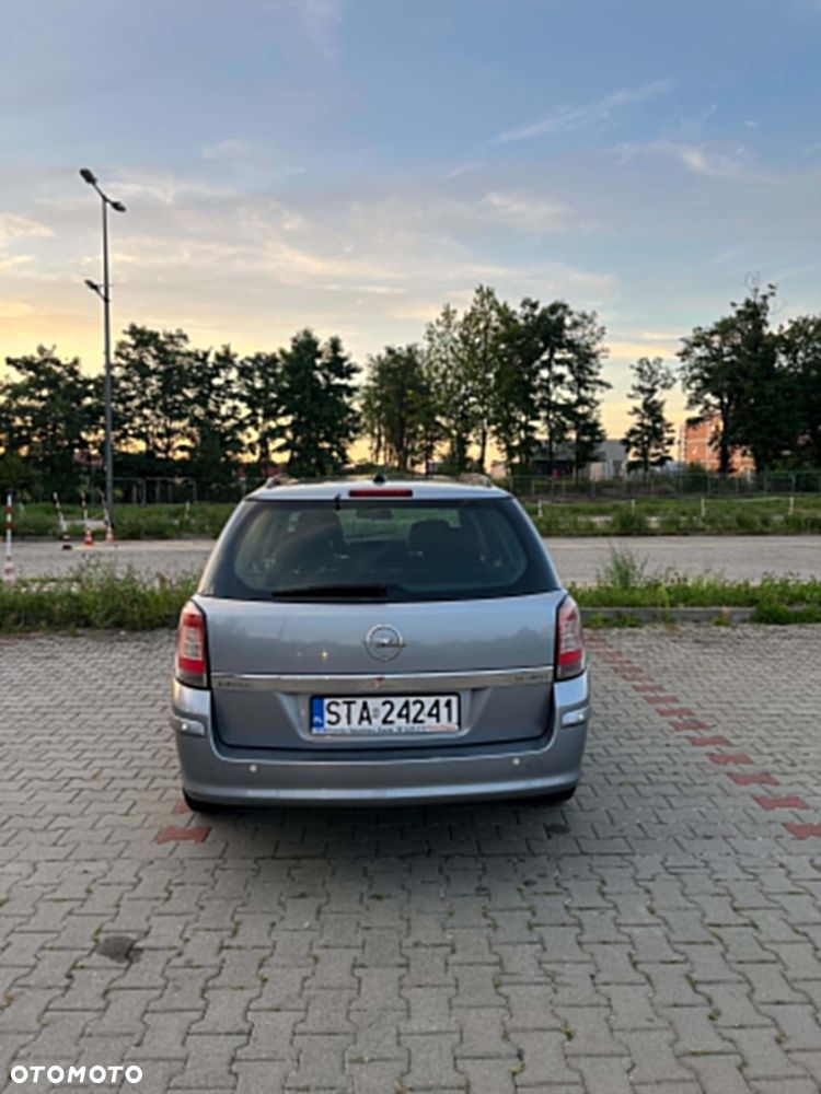 Opel Astra 1.9 CDTI - 10