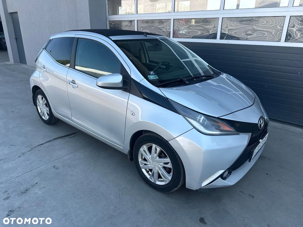 Toyota Aygo x-wave - 8